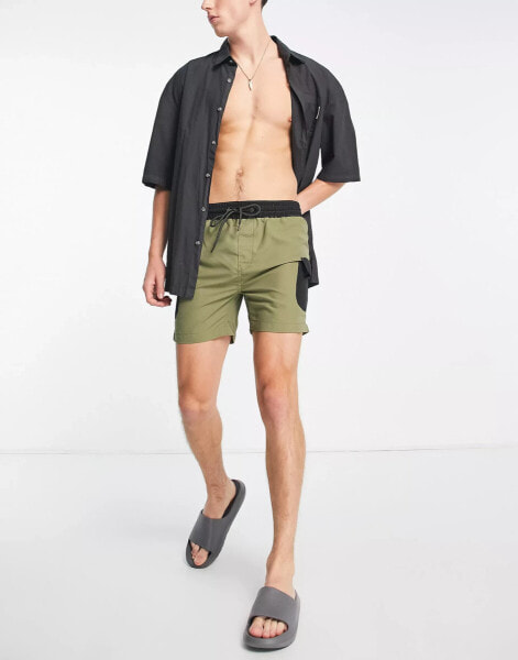 Threadbare – Legian – Badeshorts in Khaki mit Taschen