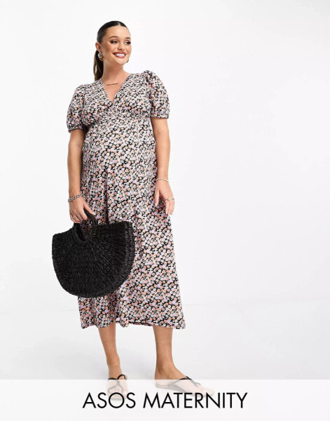 ASOS Design Maternity – Freizeit-Midikleid mit Blümchenmuster, geraffter Taille und voluminösen Ärmeln