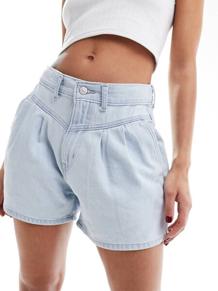 Levi's Featherweight mom shorts in light blue