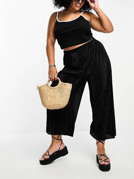 ASOS DESIGN Curve plisse wide leg trouser culottes in black