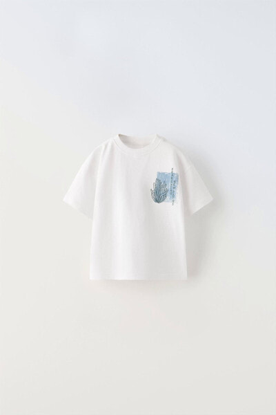 Printed t-shirt with embroidery