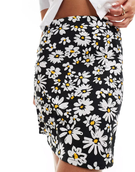 Wednesday's Girl flippy mini skirt in black daisy