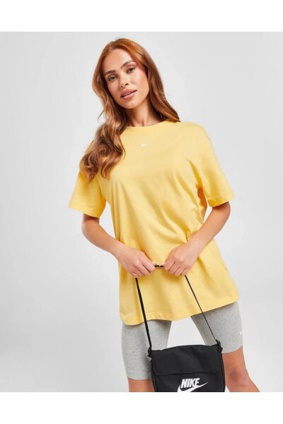 Sportswear Essentials Short-Sleeve Kadın Tişört BIG SPORT