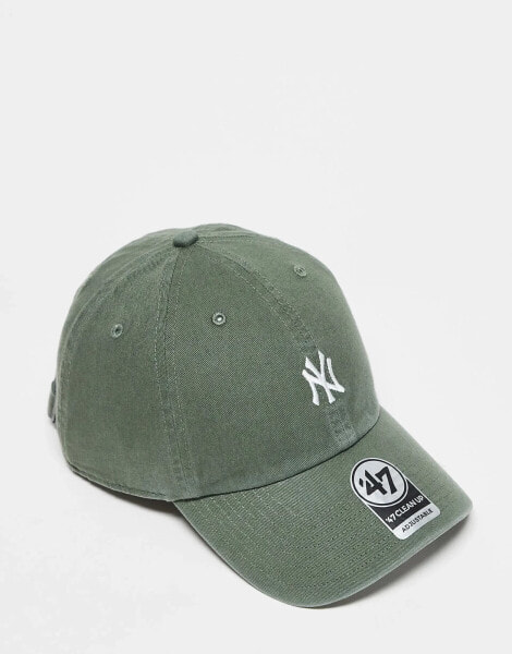 47 Brand NY Yankees mini logo cap in washed khaki