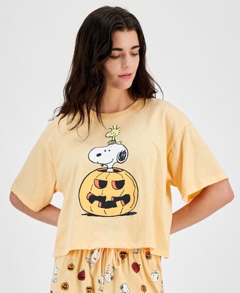 Juniors' Peanuts Halloween Crewneck Tee