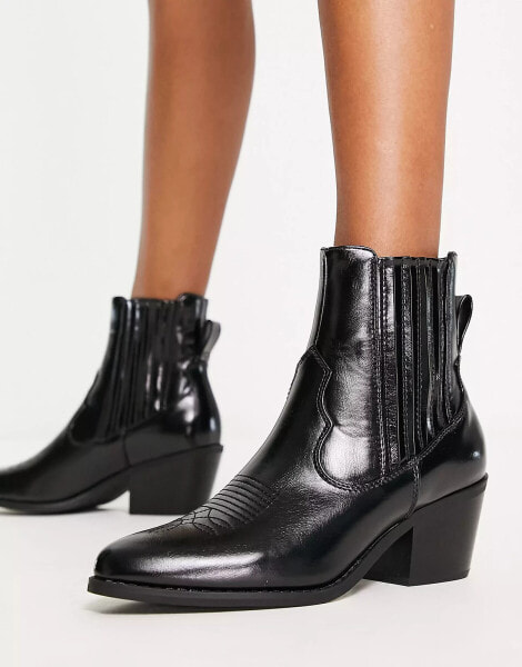 ONLY heeled western ankle boots in black