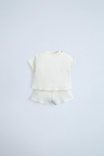 Waffle-knit t-shirt and bermuda shorts co-ord