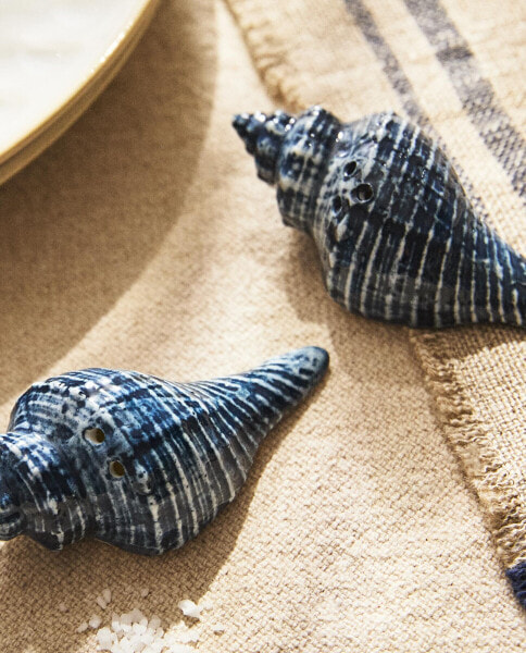 Conch shell salt and pepper shaker set