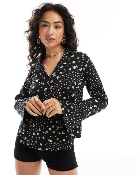 Vero Moda buttondown blouse in mono floral