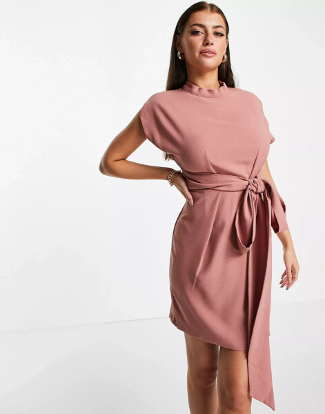 Closet London – Minikleid in Rosépink mit Bindegürtel in der Taille