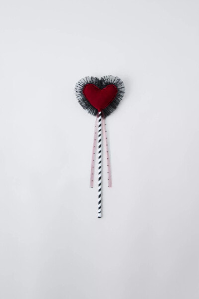 QUEEN OF HEARTS VELVET HEART WAND