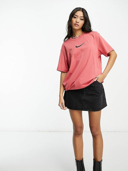 Nike Midi Swoosh t-shirt in adobe pink