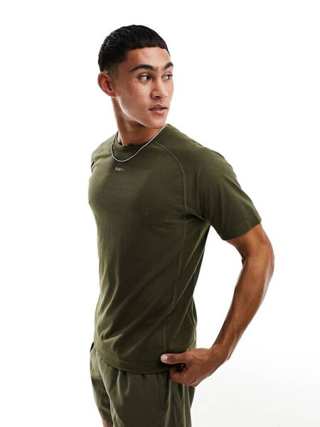 PUMA Running – Evolve – T-Shirt in Khaki