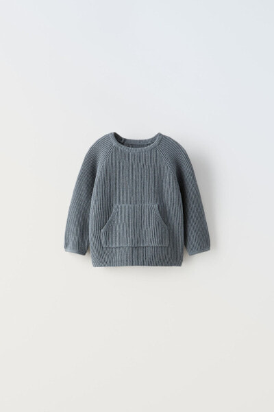 Knit sweater with pocket