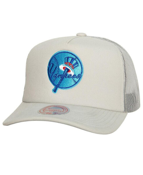 Men's Gray New York Yankees Curveball Trucker Snapback Hat