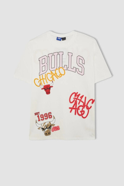 DeFactoFit NBA Chicago Bulls Boxy Fit Bisiklet Yaka Kısa Kollu Tişört B9886AX24SM