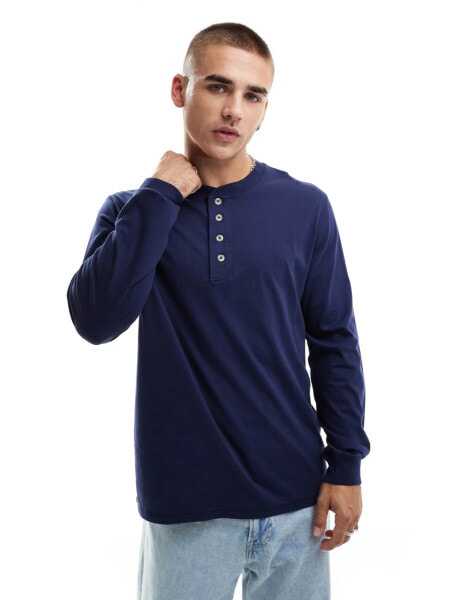 Levi's – Langärmliges Henley-Oberteil in Marineblau