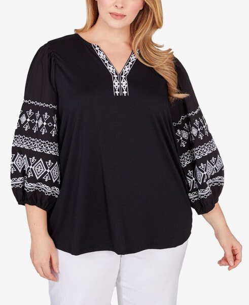 Plus Size Embroidered Solid Knit Top