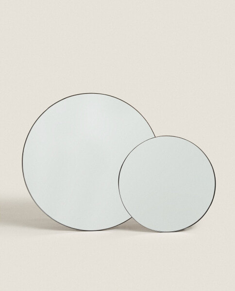 Round wall mirror