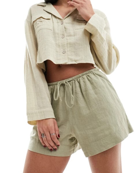 Cotton On relaxed drawstring shorts in khaki linen look