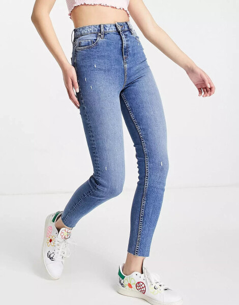 Miss Selfridge – Emily – Knöchellange Jeans mit engem Schnitt & hohem Bund in mittelblauer Waschung