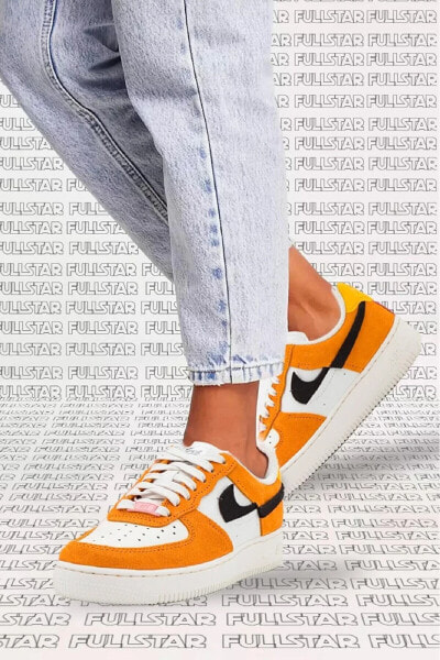 Кроссовки женские Nike Air Force 1 LXX оранжевые