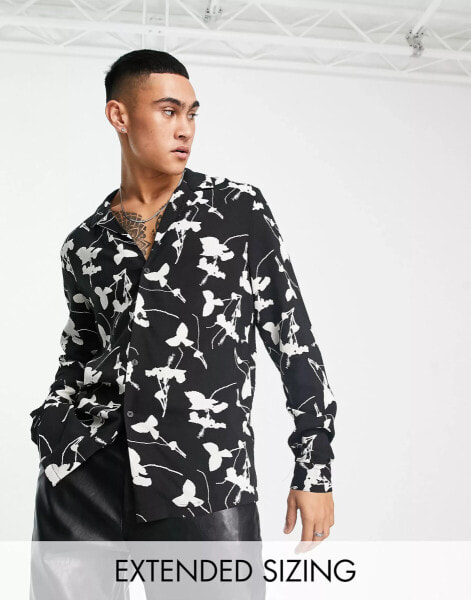 ASOS DESIGN – Hemd mit breitem Reverskragen und Blumenmuster in Schwarz und Weiß