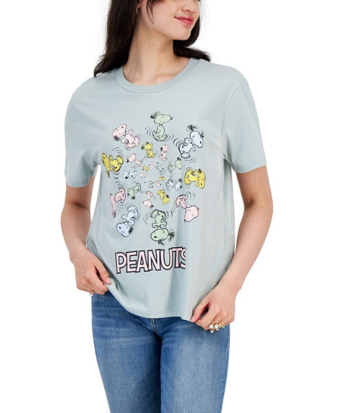Juniors' Peanuts Graphic Snoopy T-Shirt