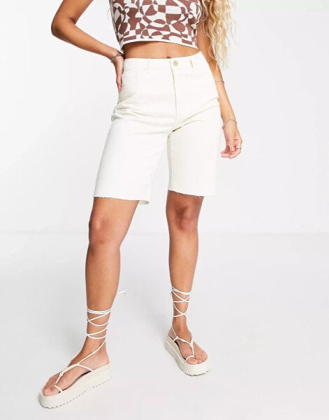 Pieces longline denim shorts in ecru