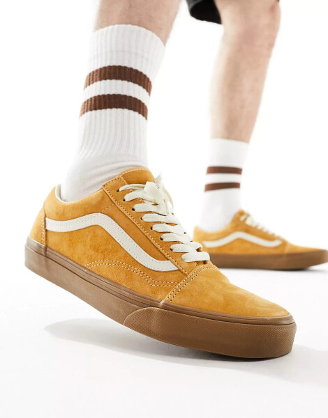 Vans Old Skool trainers in brown suede