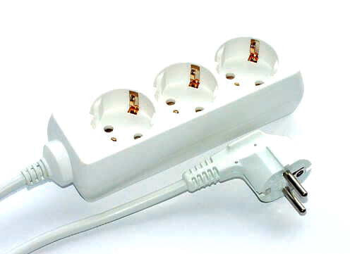 E&P E 51 - 1.5 m - 3 AC outlet(s) - Unmanaged - Plastic - White - Plastic,PVC