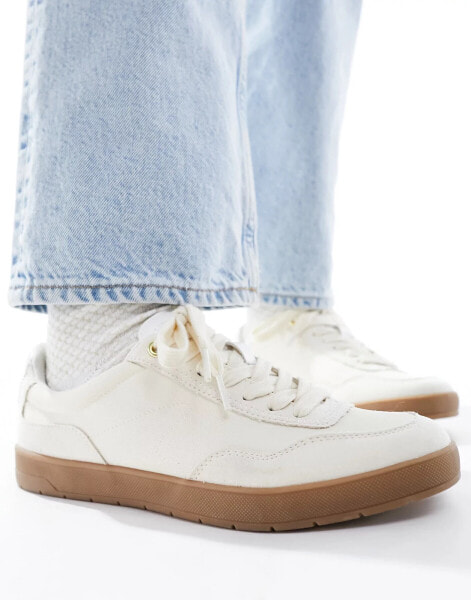 ASOS DESIGN Deuce retro trainer in white