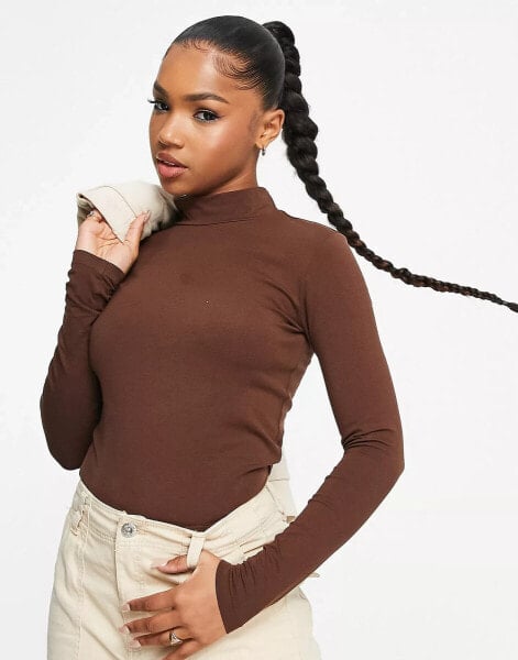 JDY roll neck top in chocolate