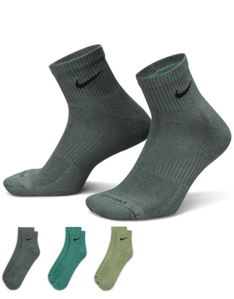 Nike Training Everyday Cushioned Plus 3 pack ankle socks in multi