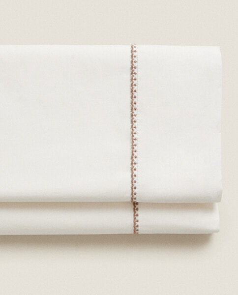 Flat sheet with topstitching