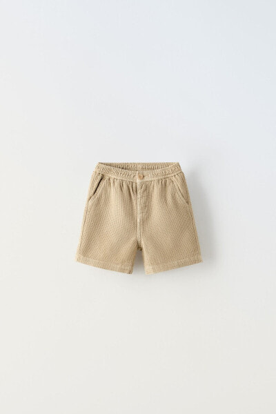 Waffle-texture bermuda shorts