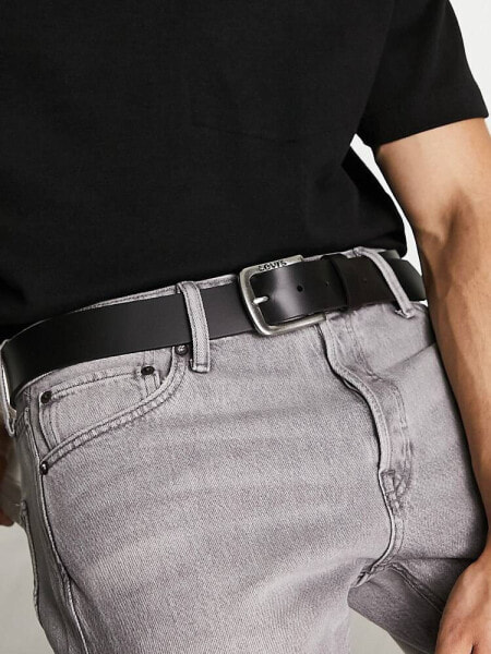 Levi's Seine leather belt in black with logo