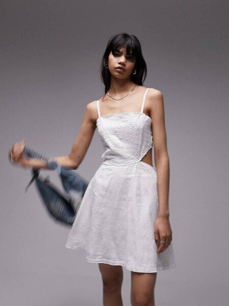 Платье Topshop – Льняное мини-платье в белом цвете с вышивкой в виде дырочек