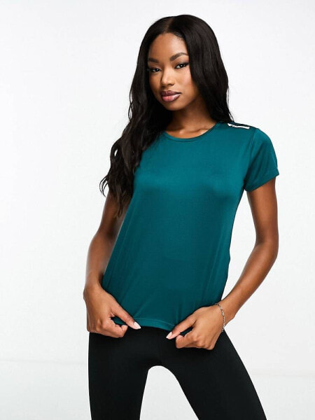 Hummel Classic mesh t-shirt in dark green