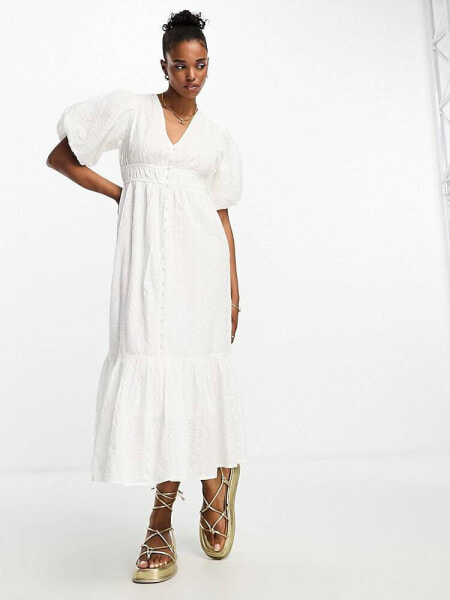 Повседневное платье New Look – Миди-платье с рюшами в белом с пуговицами