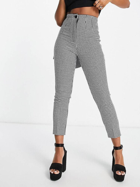 Miss Selfridge trouser in mono dogtooth check
