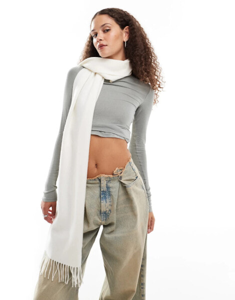 Weekday wool scarf in off-white