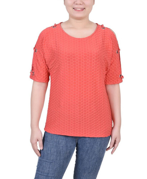 Petite Short Sleeve Honeycomb Textured Grommet Top