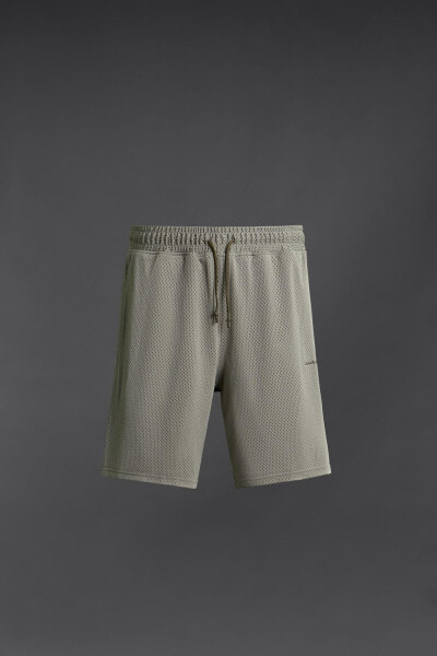 Mesh textured shorts