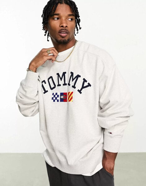 Tommy Jeans logo sweatshirt in grey