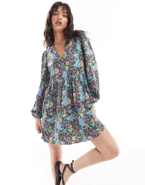 Pieces v-neck smock mini dress in blue ditsy floral