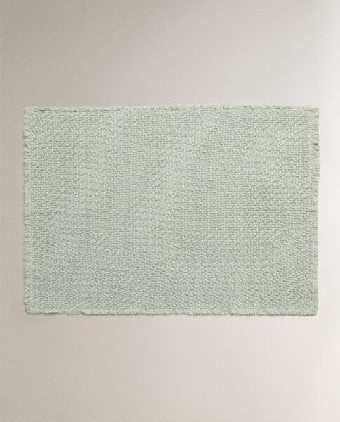 Non-slip woven bath mat