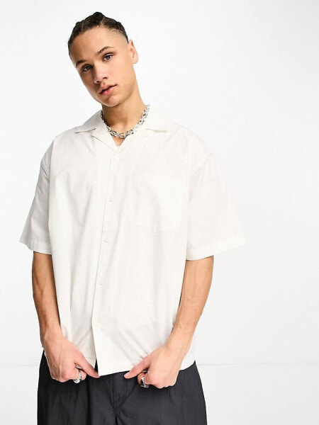 COLLUSION boxy revere short sleeve shirt in white