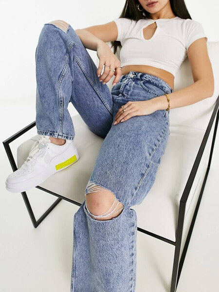HUGO 937 2 relaxed fit jeans in light blue with rips