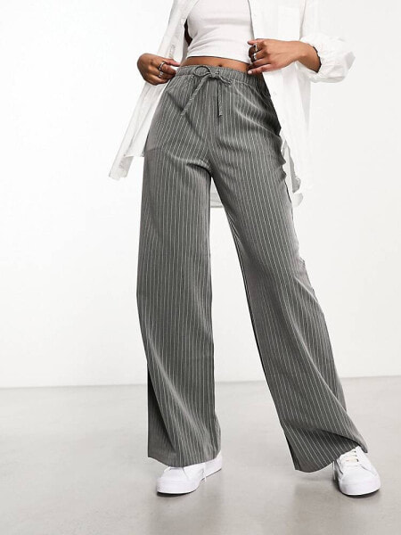 Stradivarius tailored pull on trouser in grey 